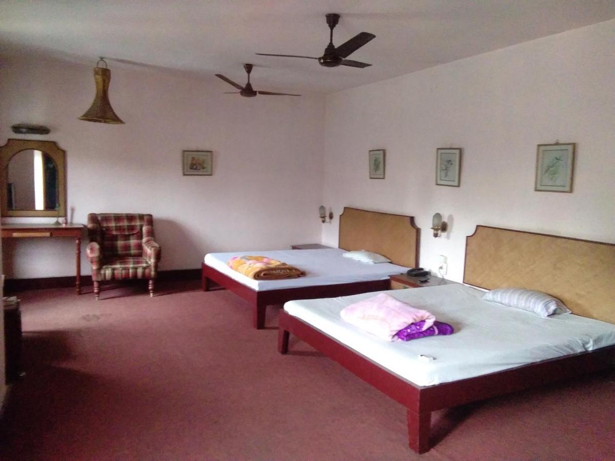 Hotel Indsurya Dibrugarh Extérieur photo