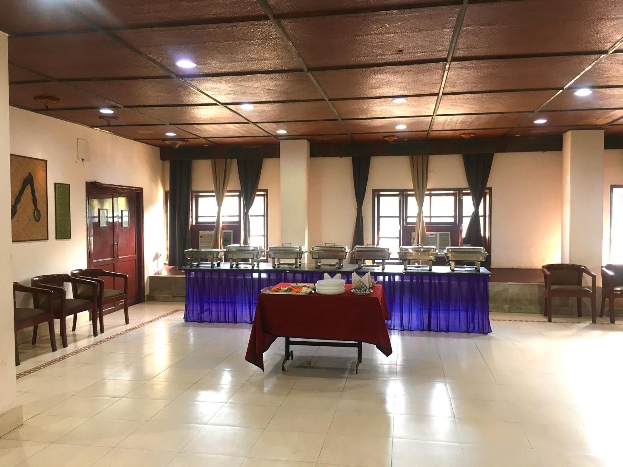 Hotel Indsurya Dibrugarh Extérieur photo
