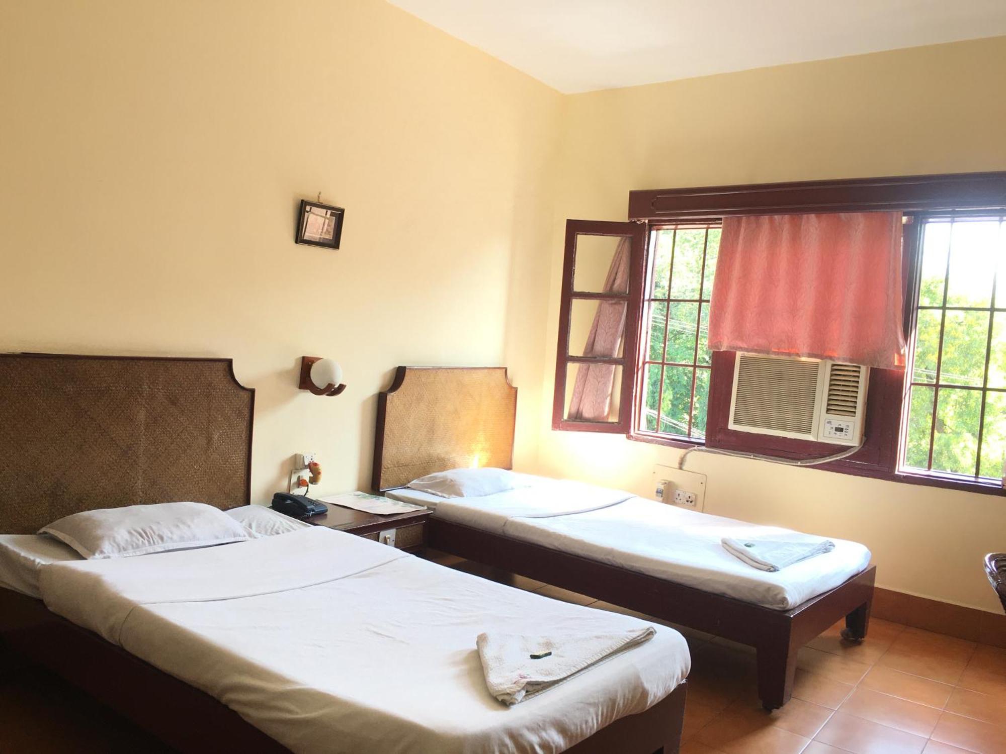 Hotel Indsurya Dibrugarh Extérieur photo