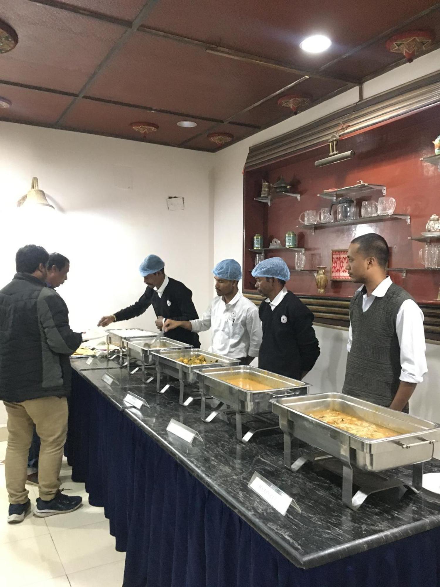 Hotel Indsurya Dibrugarh Extérieur photo